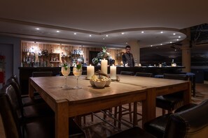 Bar (on property) - Hotel Schweizerhof Sils Maria, a Faern Collection Hotel (Sils im Engadin-Segl)