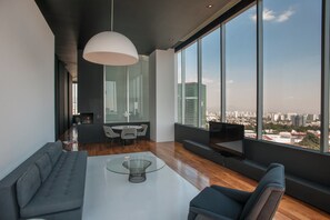 Premium bedding, minibar, in-room safe, desk