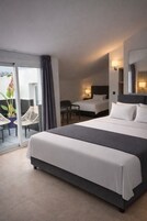 Vierbettzimmer | Hochwertige Bettwaren, Daunenbettdecken