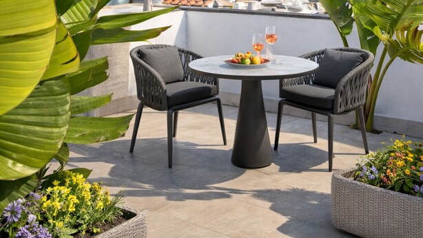 A terrace with a table and chairs, overlooking a coastal view. - Abril Nerja (Nerja)