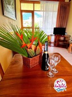 Junior Suite, 1 Bedroom, Non Smoking, Garden View | Dining room