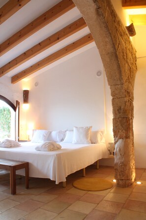 Free minibar, in-room safe, desk, soundproofing - Alcaufar Vell Hotel Rural & Restaurant (Sant Lluis)