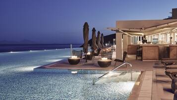 Poolside bar