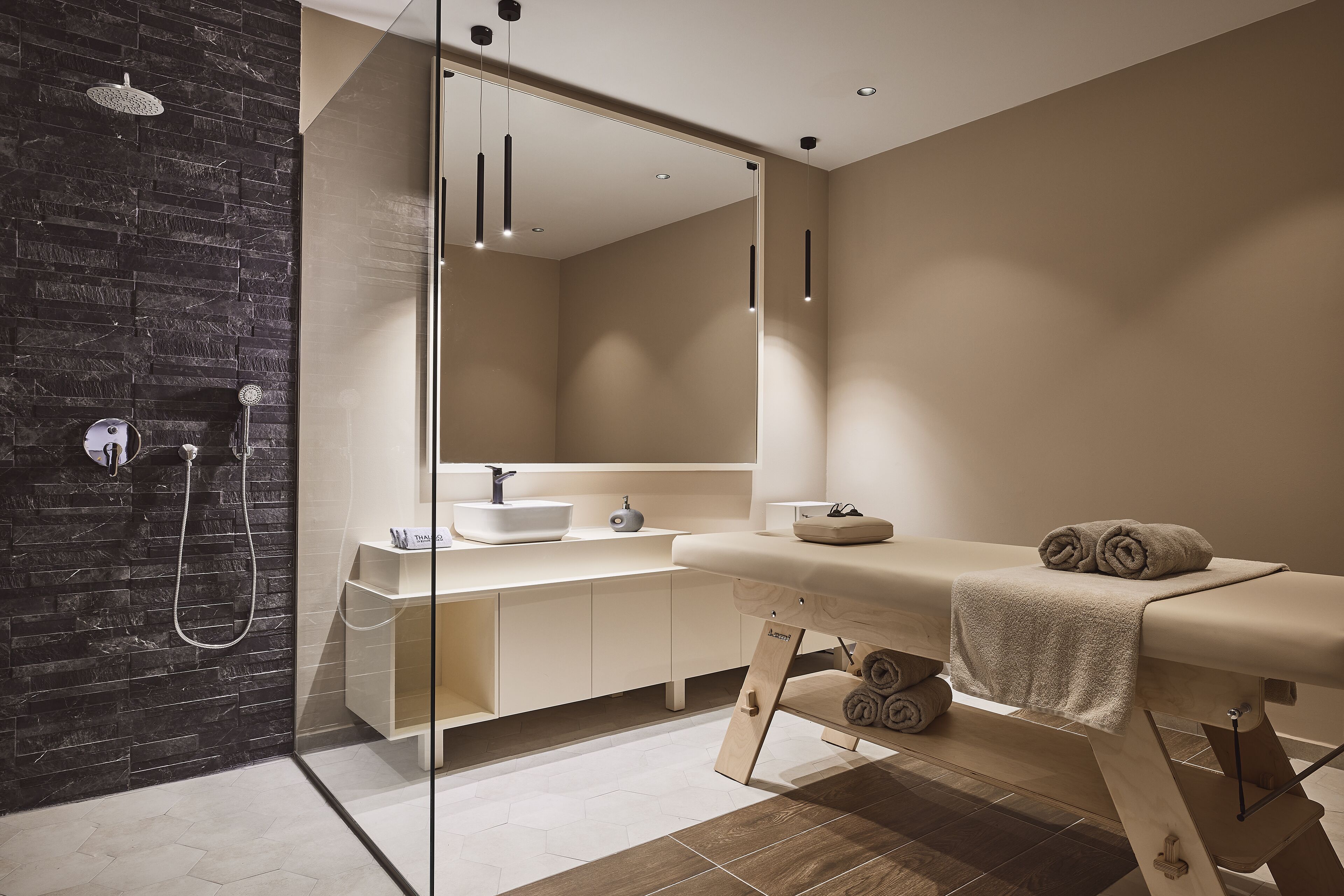 couples treatment room(s), sauna, steam room, turkish bath/hammam