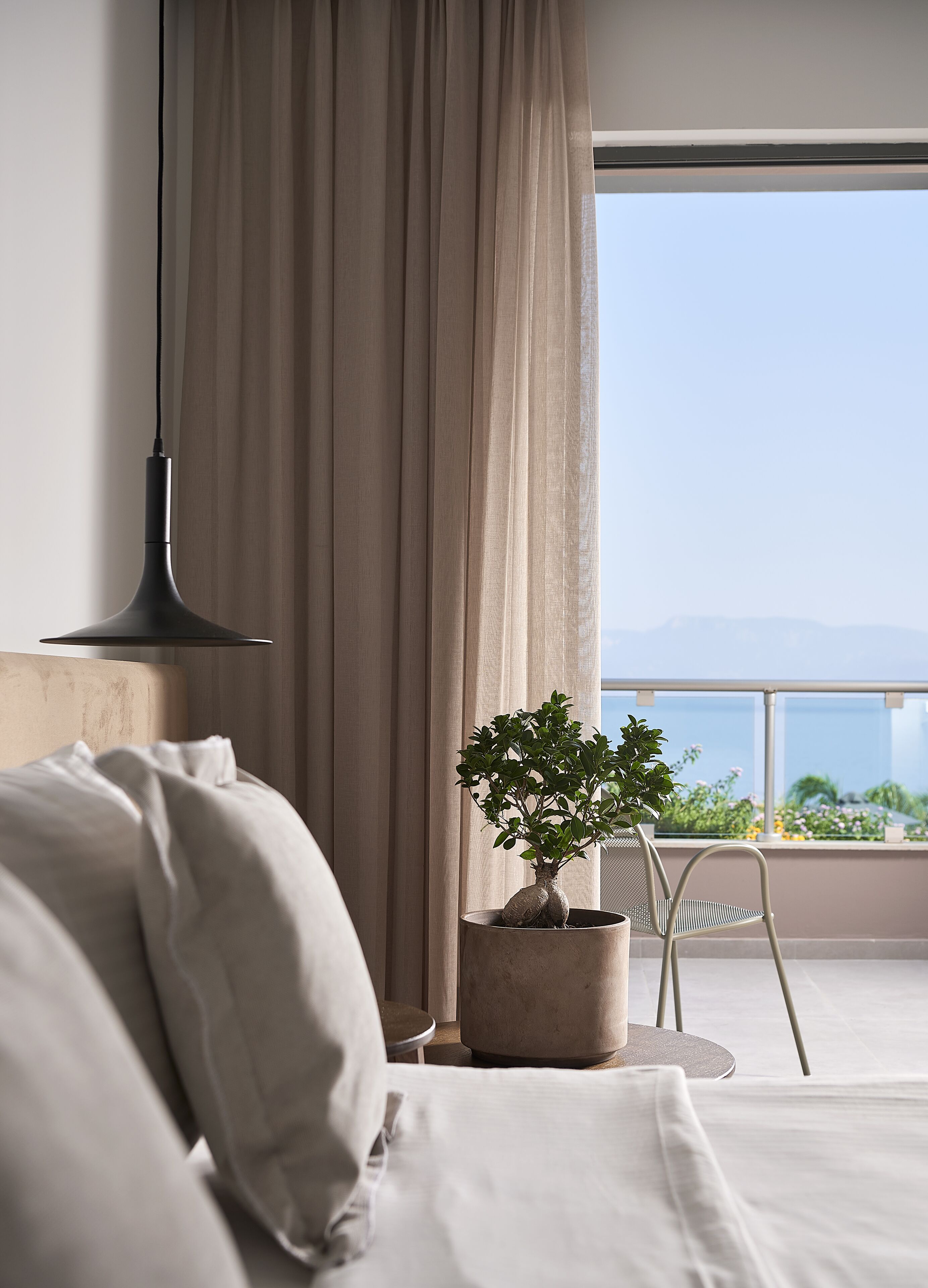 premium room sea facing | 1 bedroom, premium bedding, minibar, in-room safe
