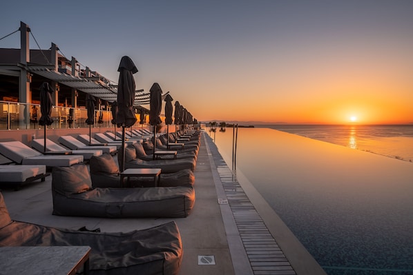 Sundeck