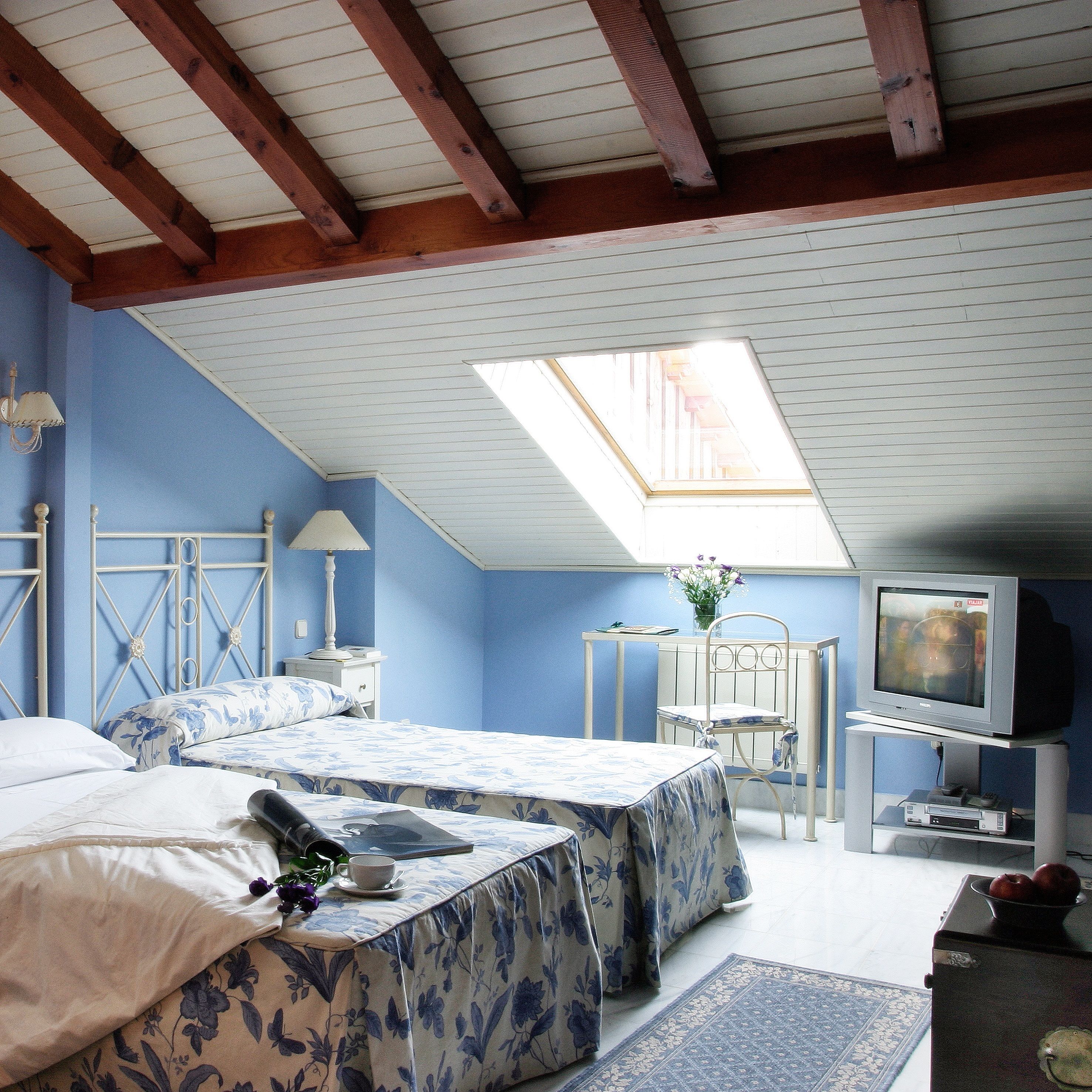 superior double or twin room | minibar, desk, free cots/infant beds, free wifi