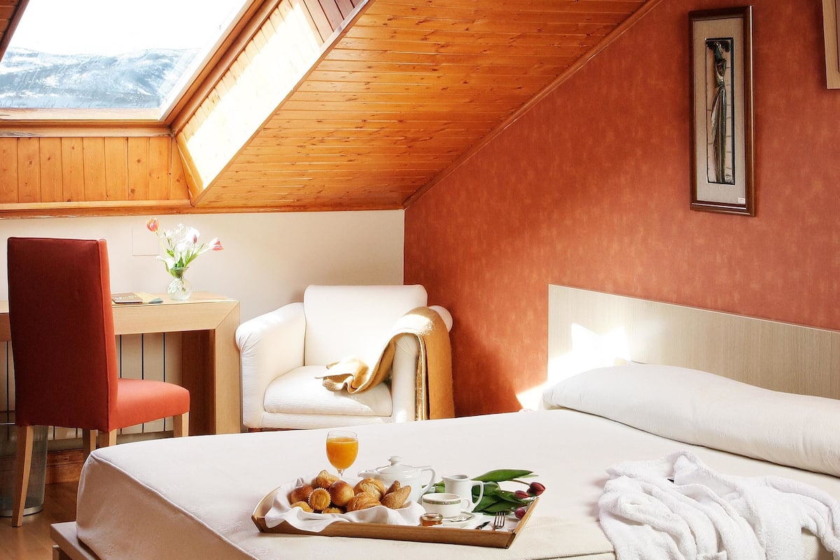 superior double or twin room | minibar, desk, free cots/infant beds, free wifi