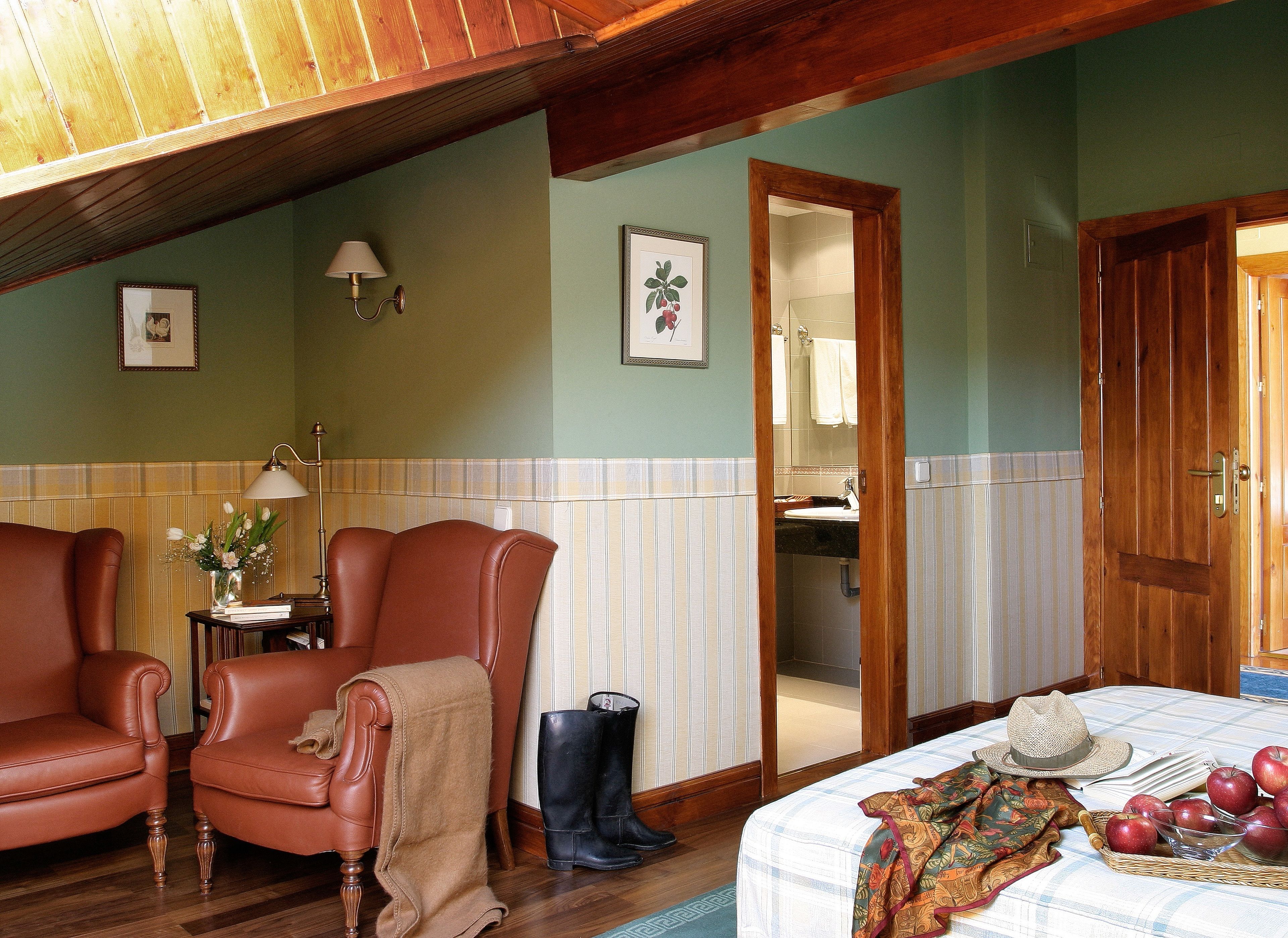 superior double or twin room | minibar, desk, free cots/infant beds, free wifi