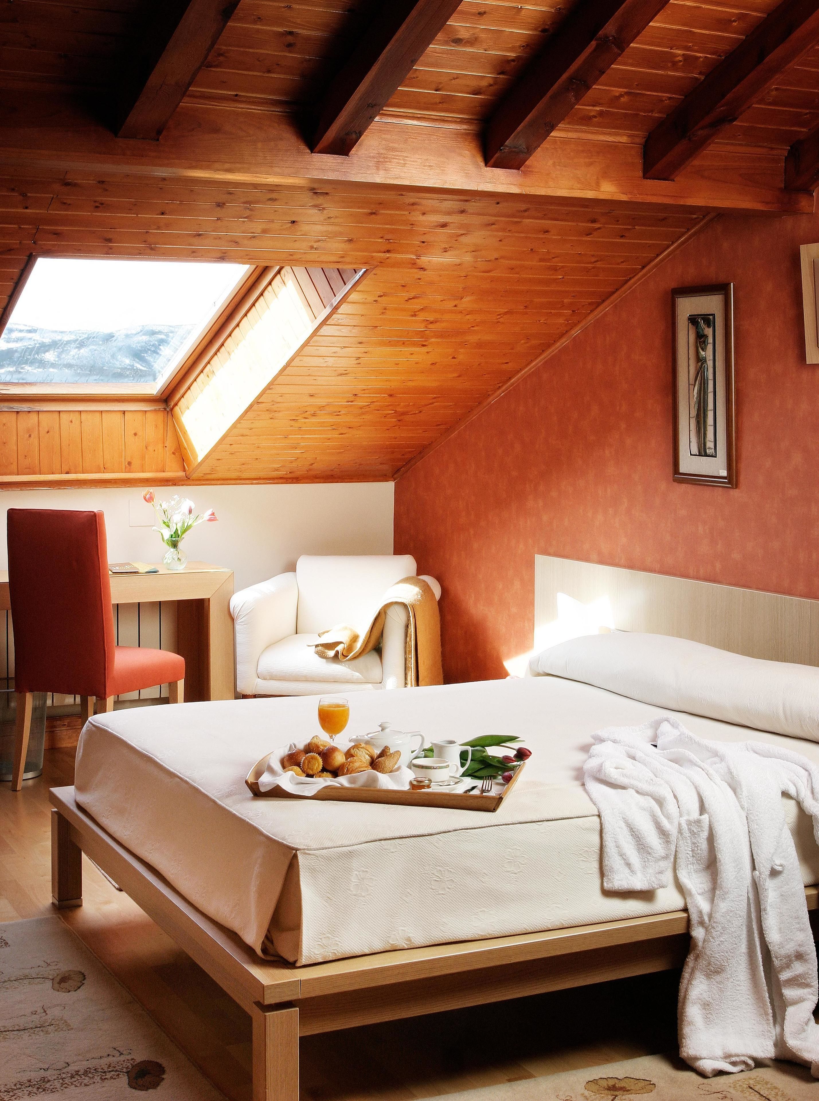 Minibar, desk, free cots/infant beds, free WiFi