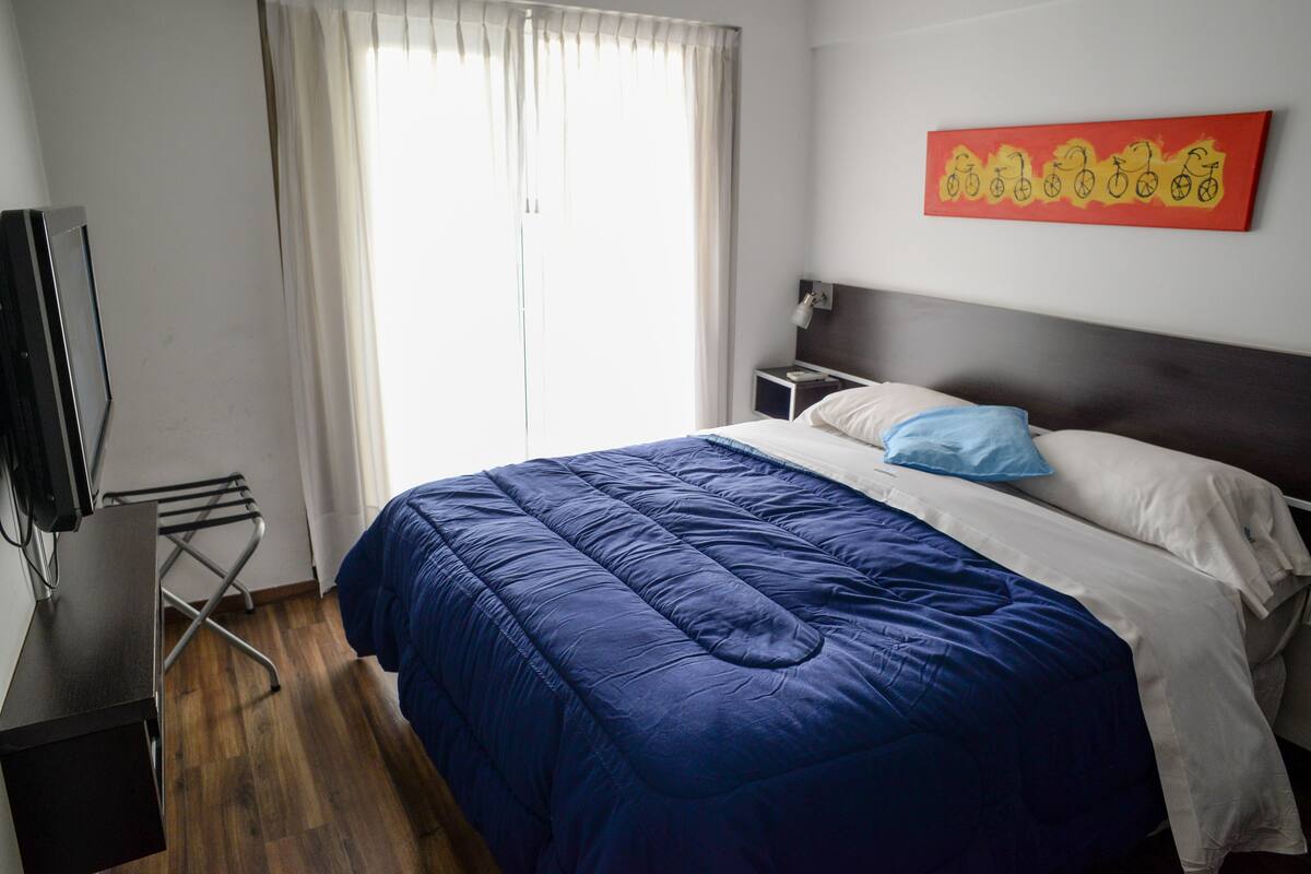 Studio | Zimmersafe, Schreibtisch, Bügeleisen/Bügelbrett, kostenlose Babybetten