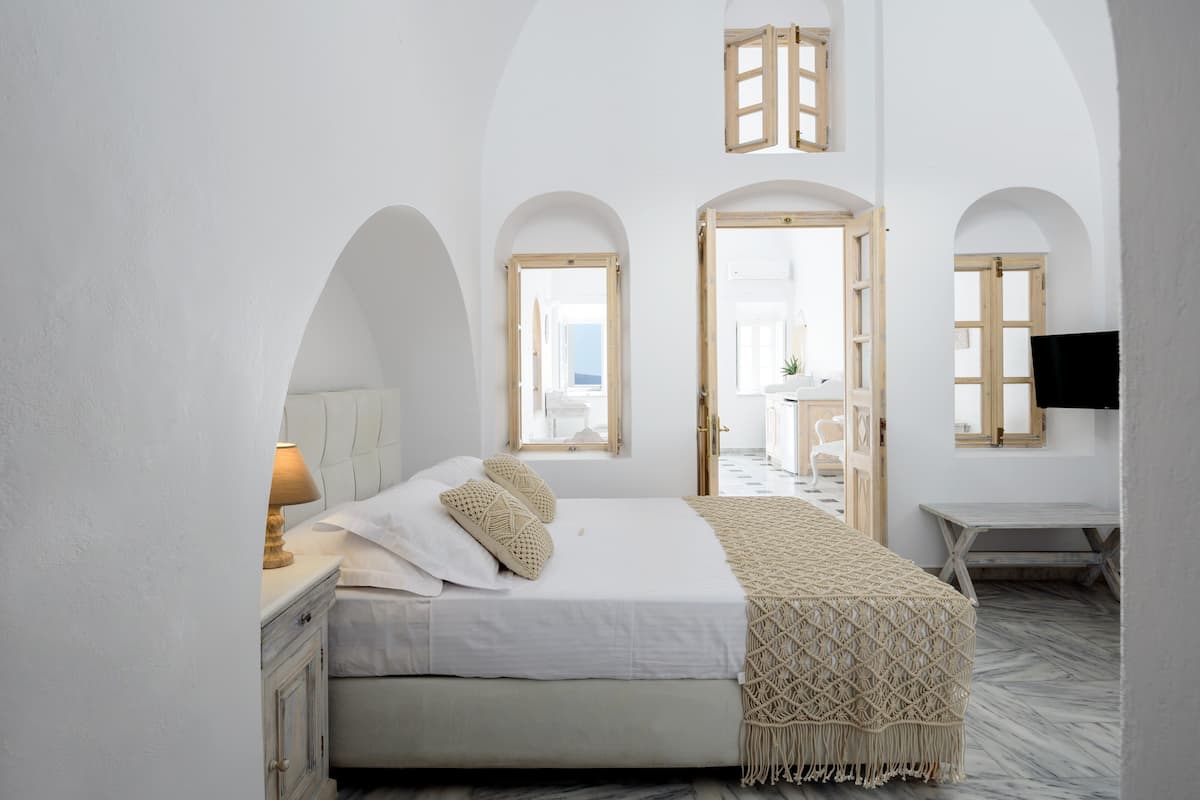 Elegant Cave Suite - Caldera Sea view & Volcano View