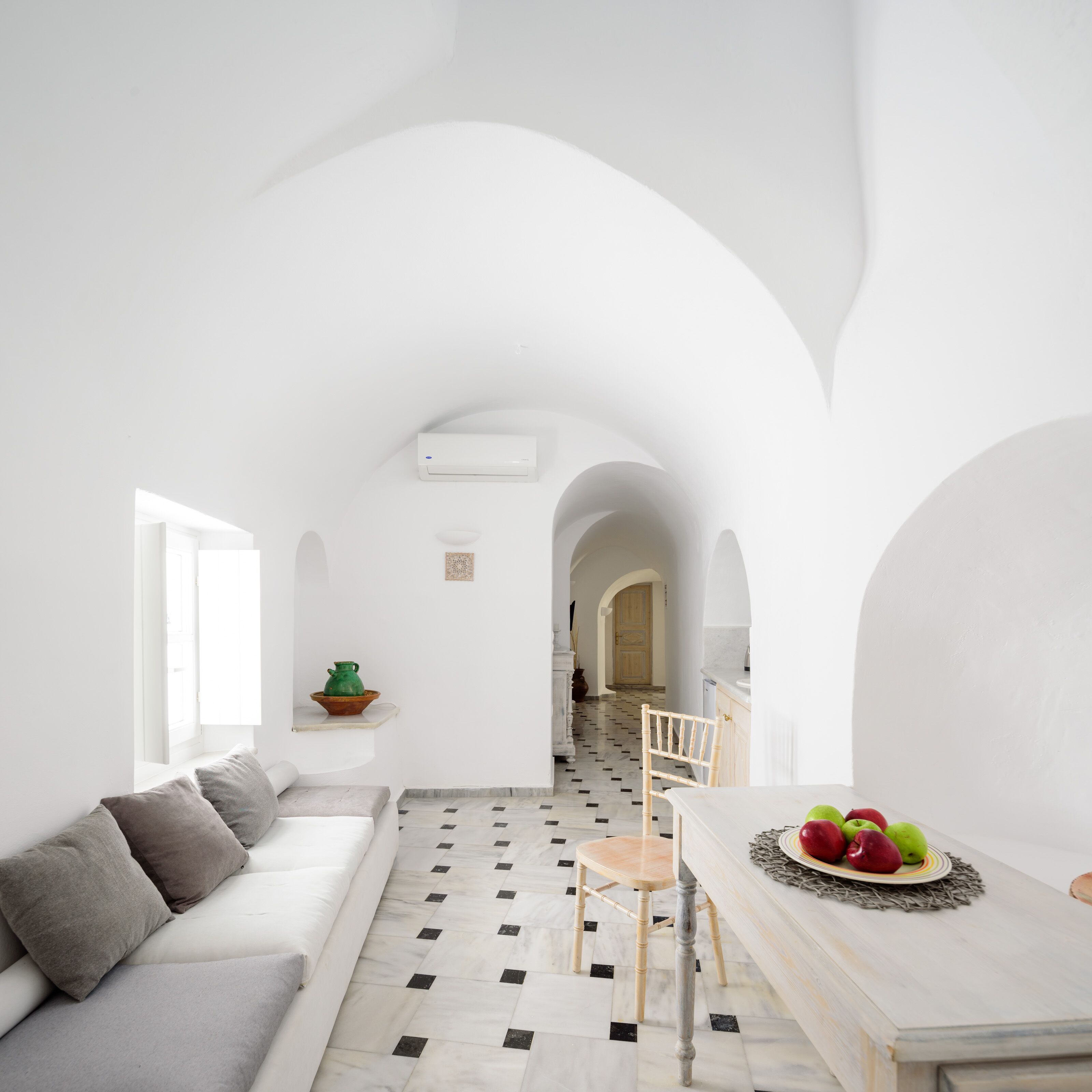 Studio Suite (Sea View & Volcano View) | Living area