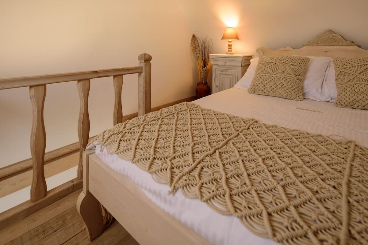 Executive Maisonette Cave Suite - Caldera Sea view & Pool view | 고급 침구, 메모리폼 침대, 객실 내 금고, 암막 커튼