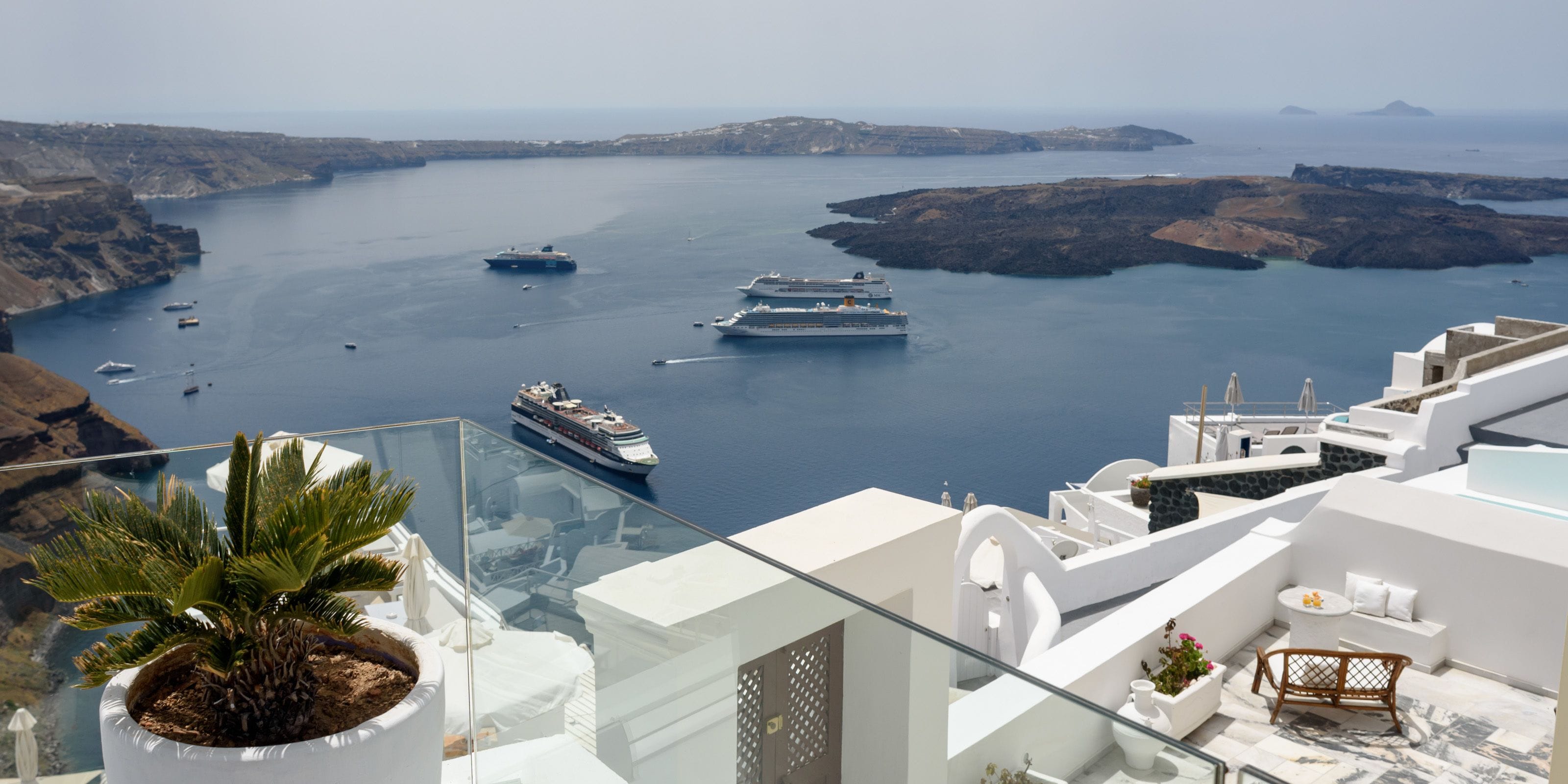 Grand Cave Suite - Caldera Sea view & Volcano View | Beach/ocean view