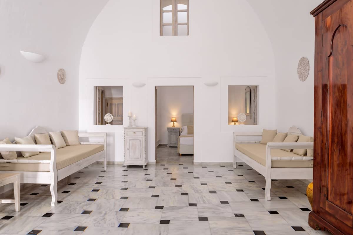 Superior Suite, 1 Bedroom (Sea View & Volcano View) | Living area | 32-cm flat-screen TV with satellite channels, TV