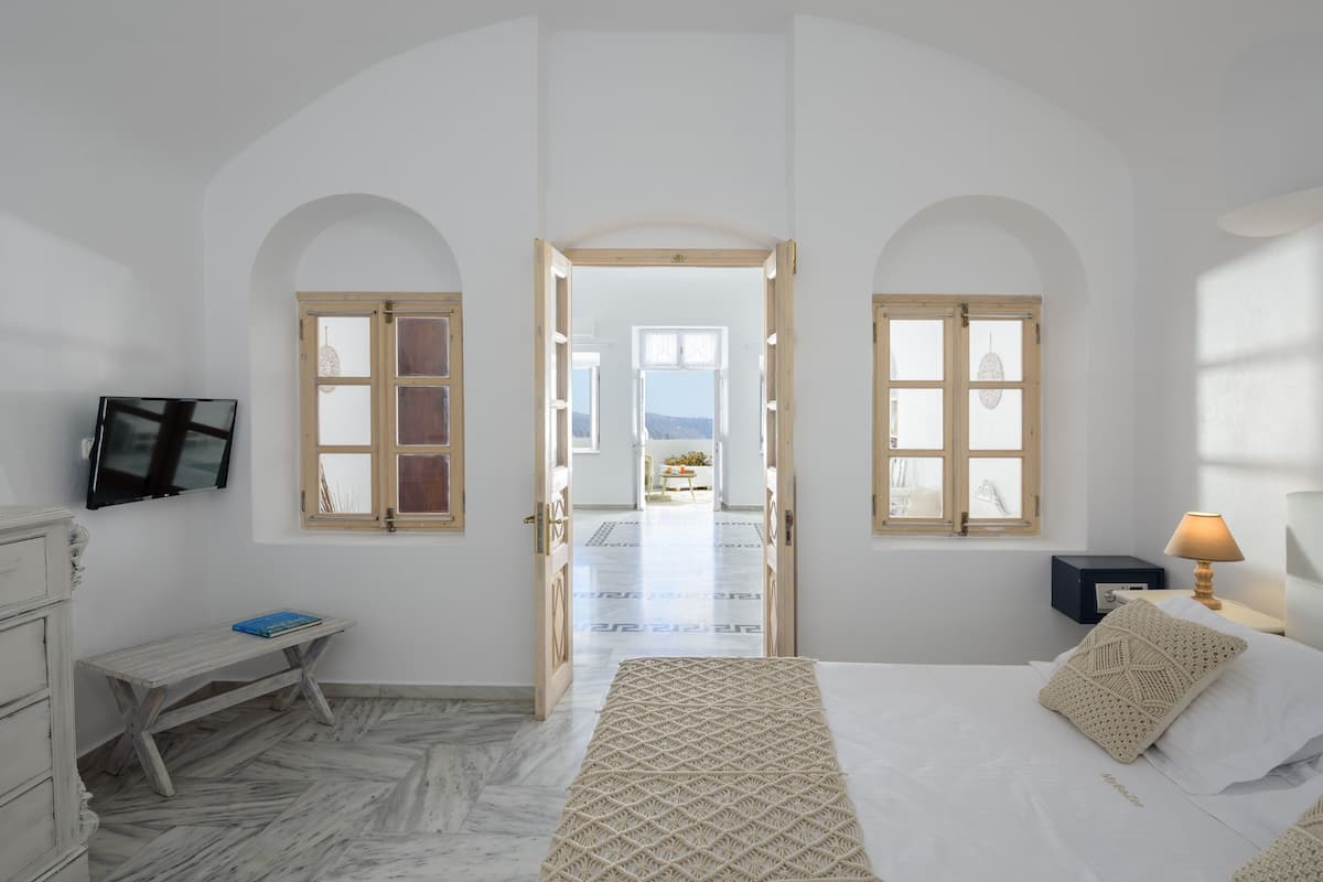 Grand Cave Suite - Caldera Sea view & Volcano View