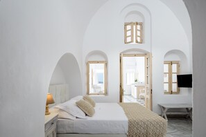 Junior Suite (Sea View & Volcano View) | Premium bedding, memory foam beds, in-room safe, individually decorated - Hotel Kallisto (Santorini)