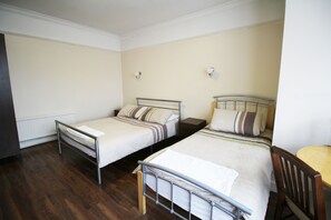 Family Room, Private Bathroom | Desk, laptop workspace, iron/ironing board, free WiFi - Flexistay Norbury Aparthotel (London)