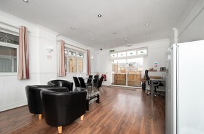 Lounge - Flexistay Norbury Aparthotel (London)