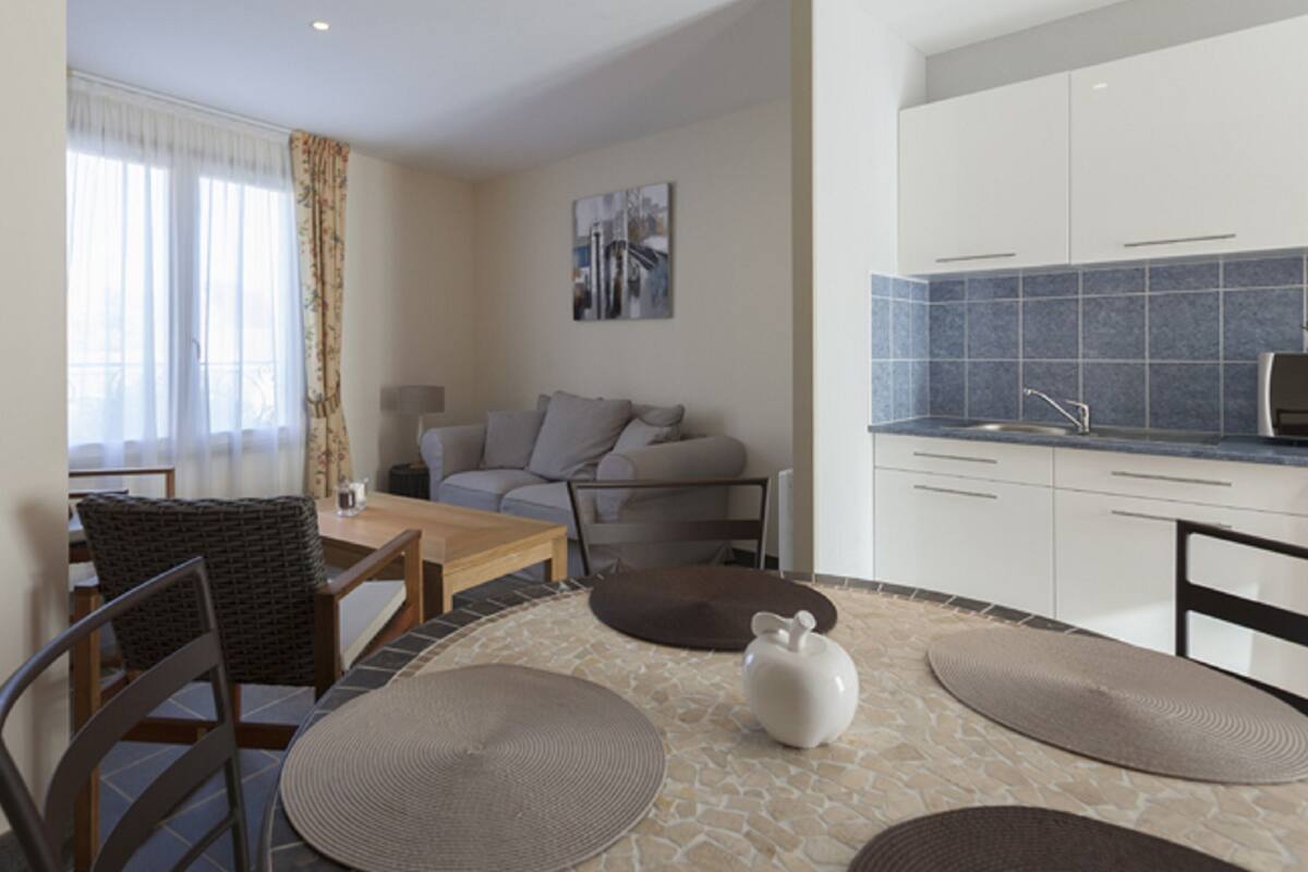 Apartment, 2 Bedrooms | Private kitchen