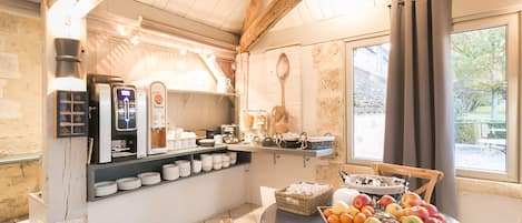 Daily buffet breakfast (EUR 10.00 per person)