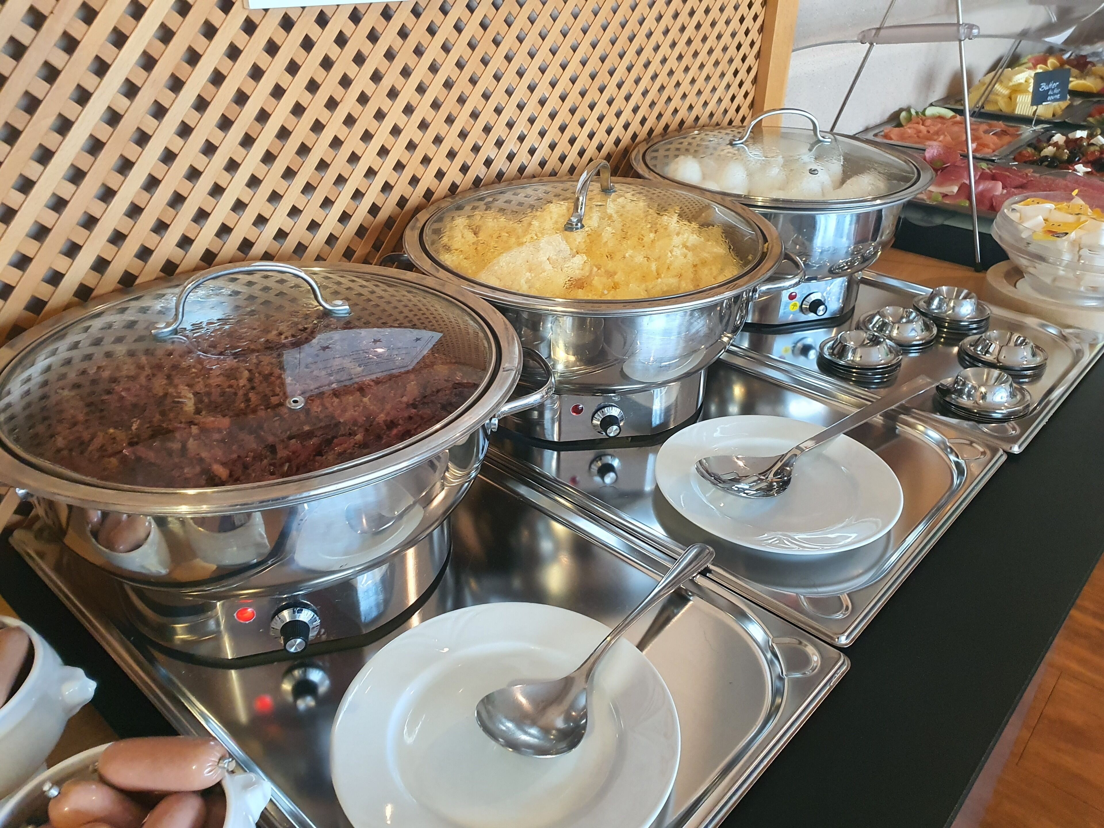 daily buffet breakfast (eur 11.5 per person)