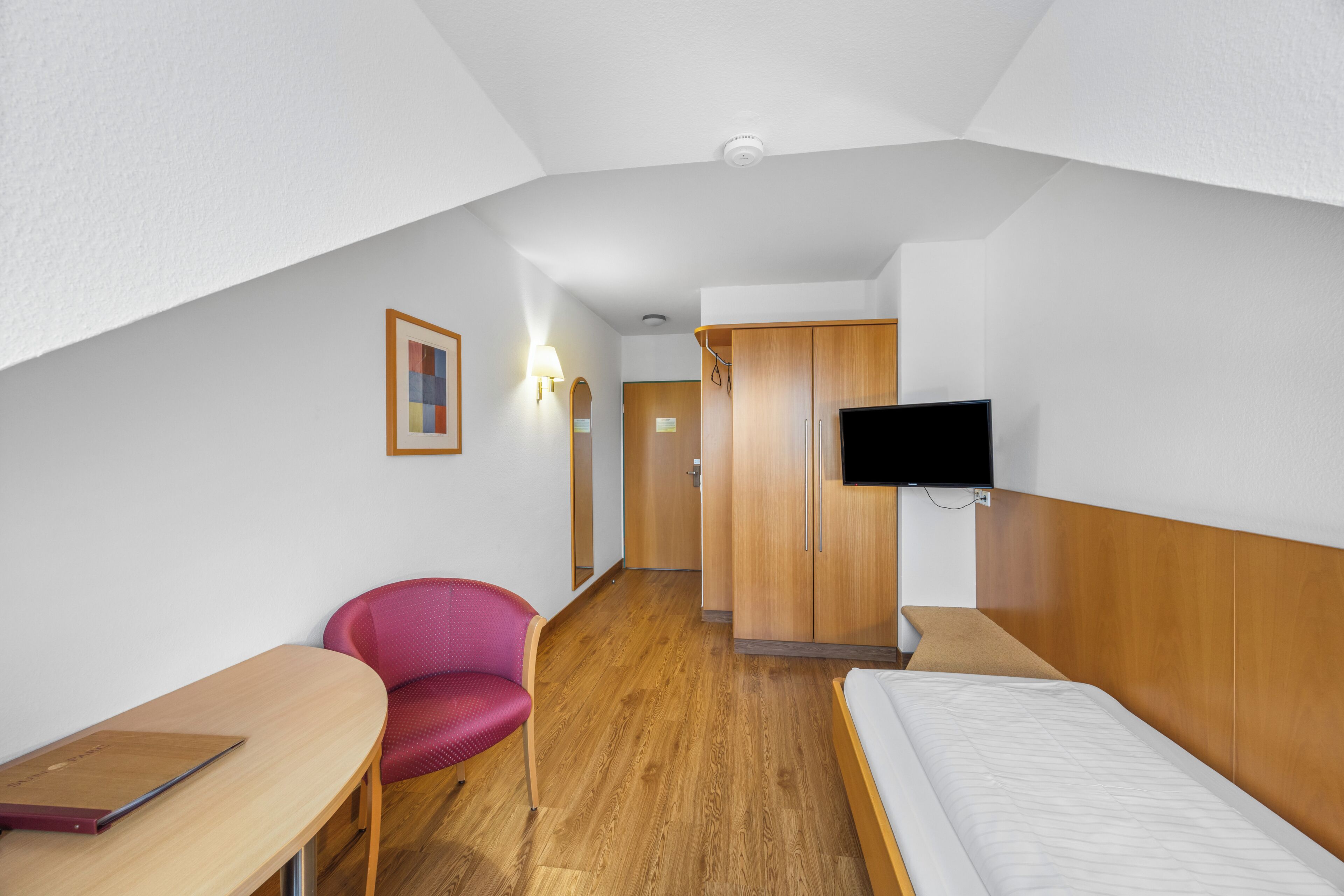 Bureau, chambres insonorisées, lits pliants/supplémentaires