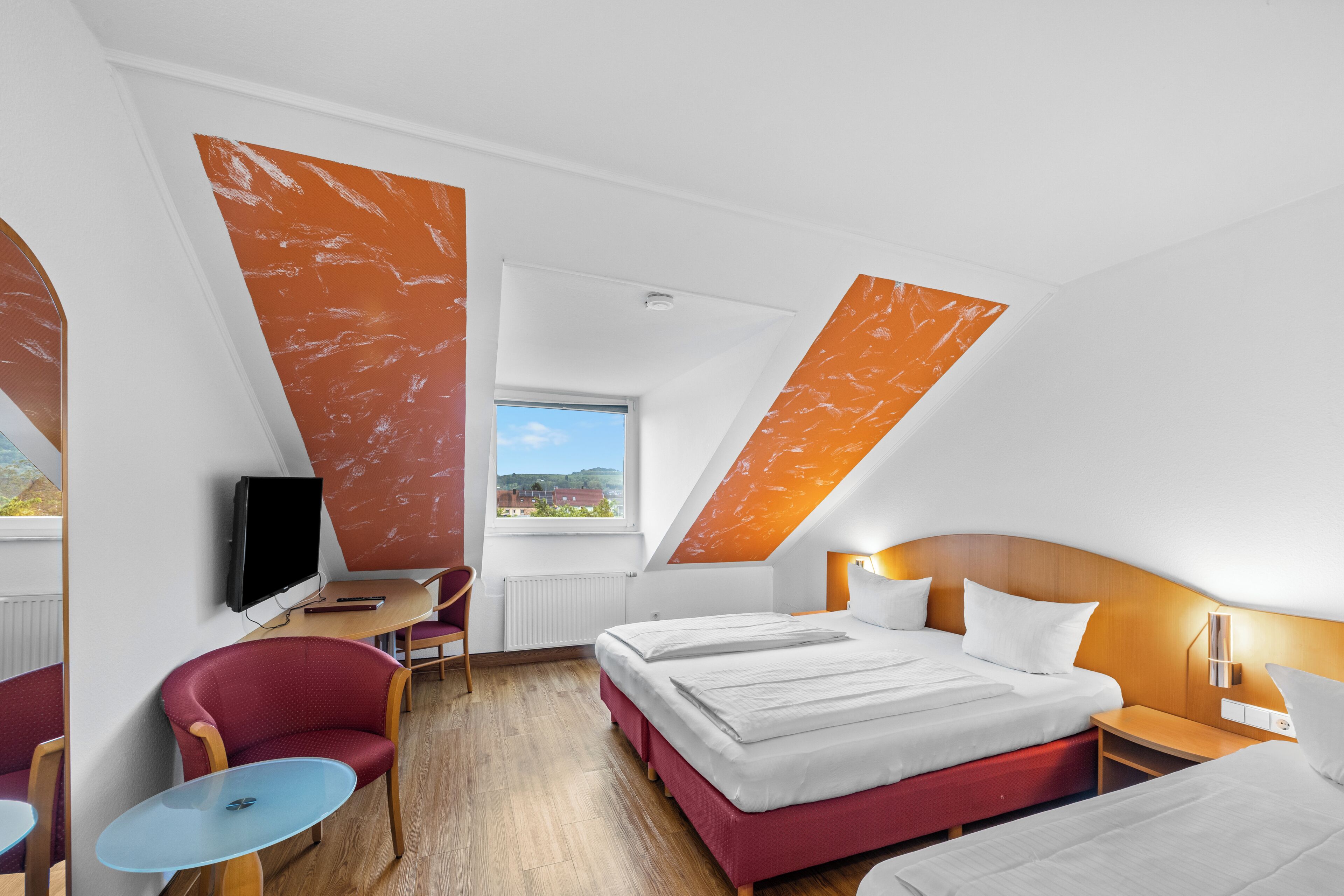 Triple Room | Desk, soundproofing, rollaway beds, free WiFi