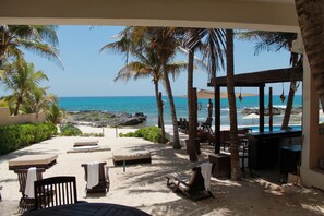 Media Luna Apartment | Minibar, in-room safe, individually decorated, individually furnished - Hotel Playa la Media Luna, Isla Mujeres (Isla Mujeres)