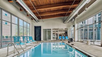 Una piscina techada