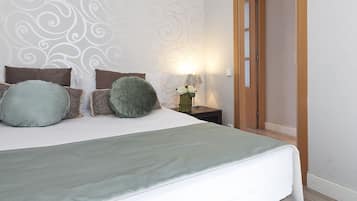 Minibar, in-room safe, desk, soundproofing