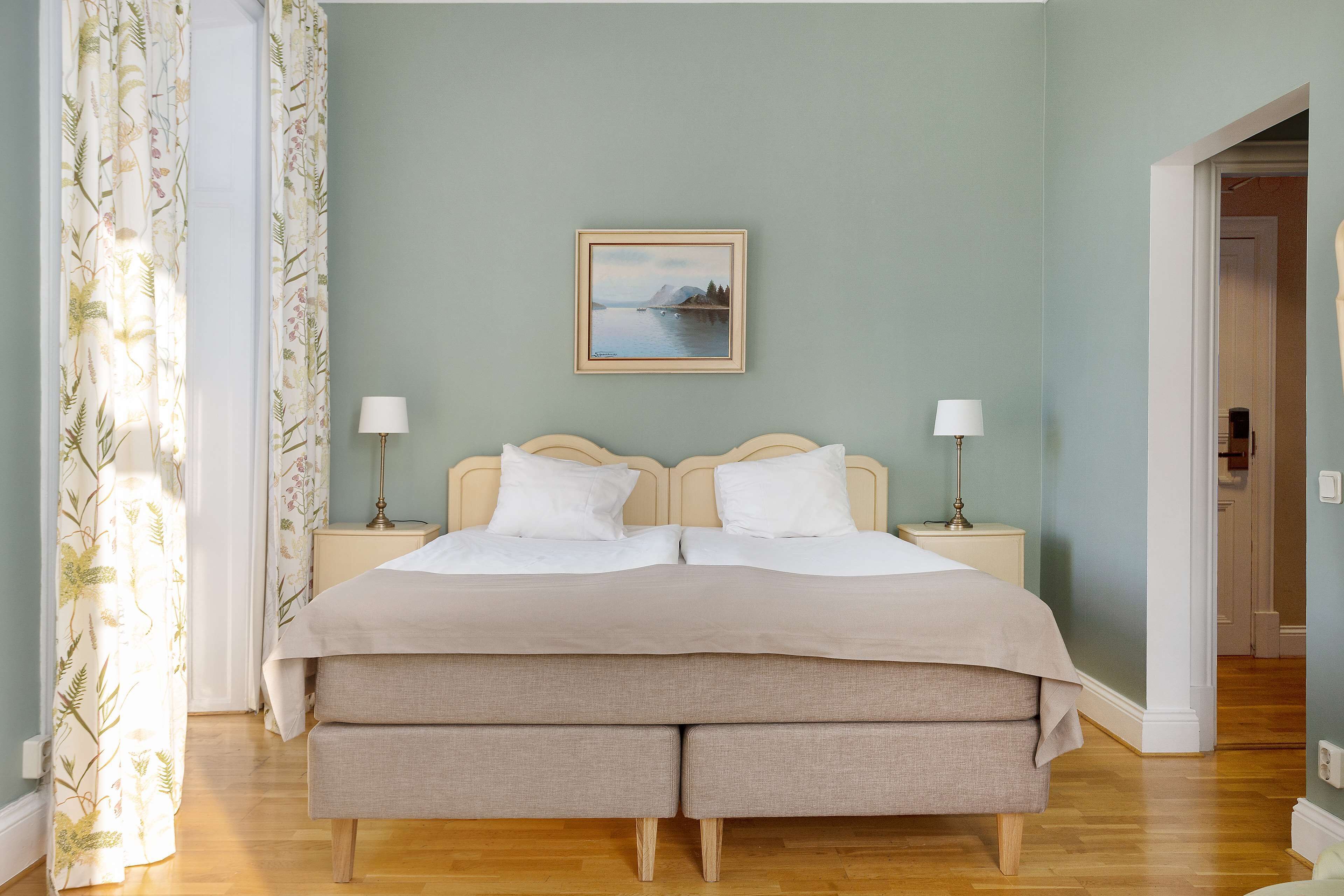 Superior Room, 1 King Bed, Non Smoking | Premium bedding, individually decorated, individually furnished, desk