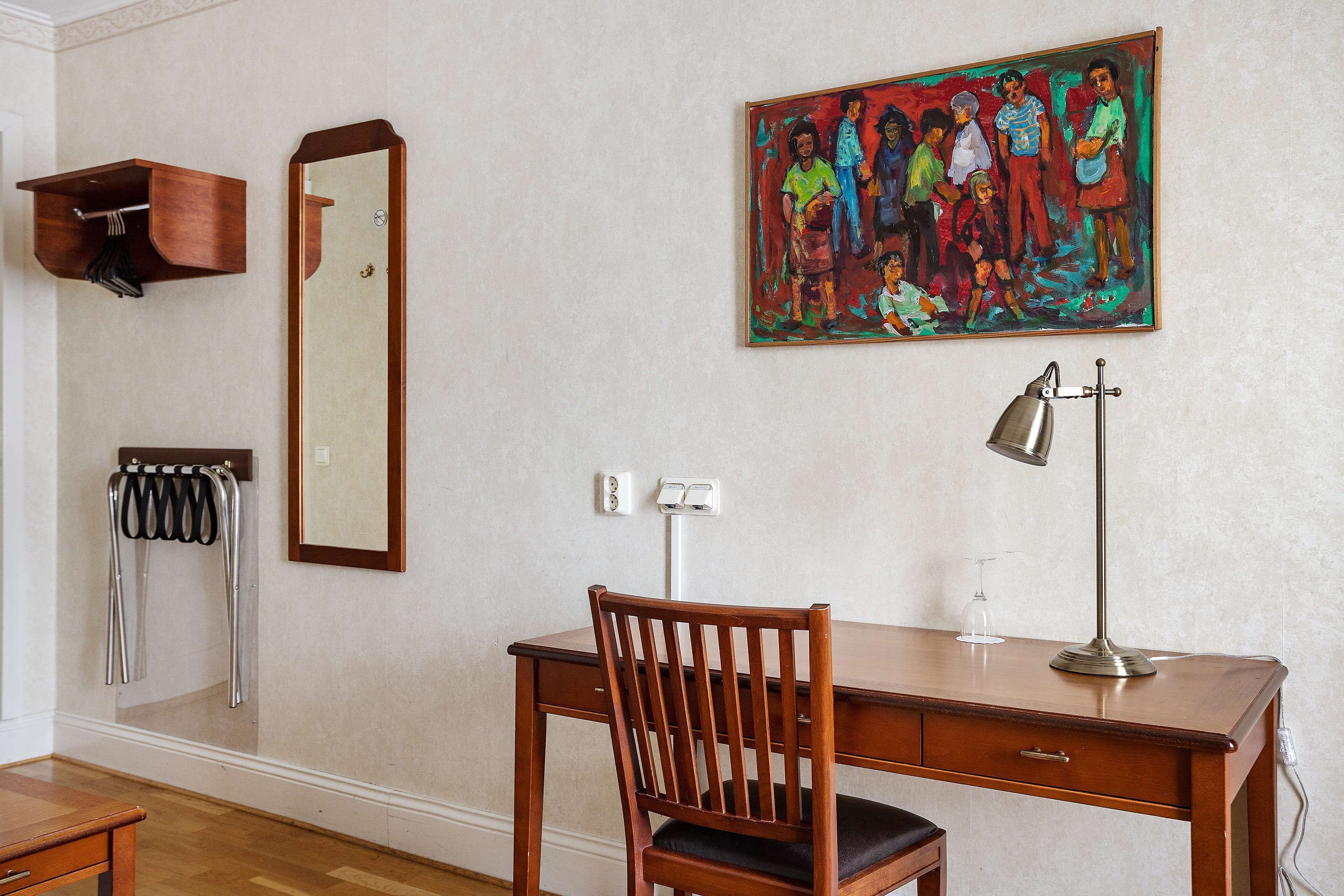 standard room, 1 single bed, non smoking | premium bedding, individually decorated, individually furnished, desk