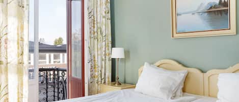 Superior Room, 1 King Bed, Non Smoking | Premium bedding, individually decorated, individually furnished, desk