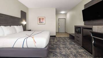 Executive Room, 1 Katil Raja (King), Non Smoking | Peralatan tempat tidur premium, meja, ruang kerja komputer riba