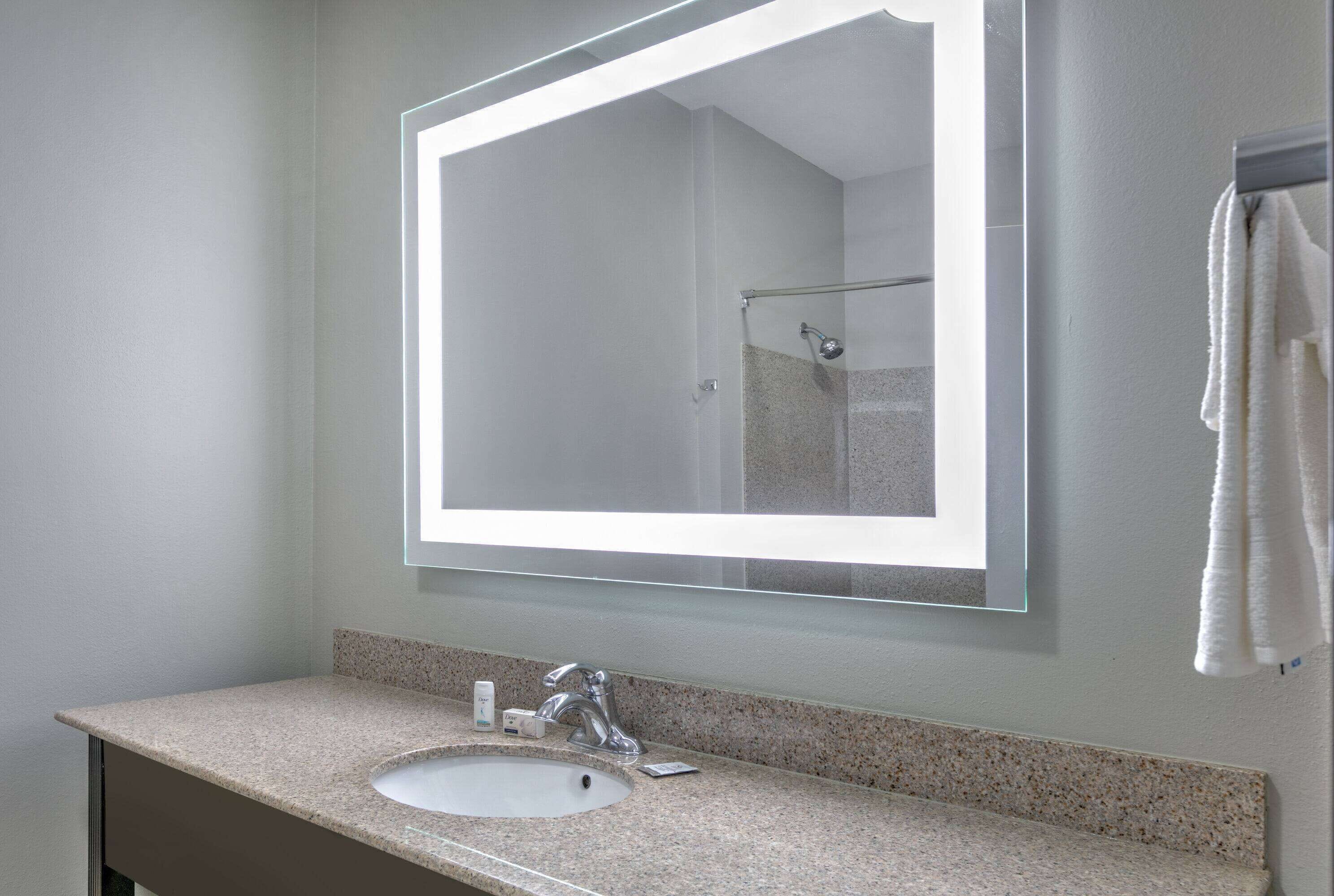 combined shower/bathtub, free toiletries, hair dryer, towels