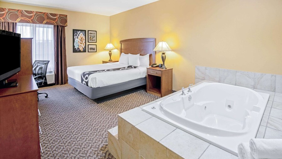 La Quinta Inn & Suites by Wyndham Lawton / Fort Sill