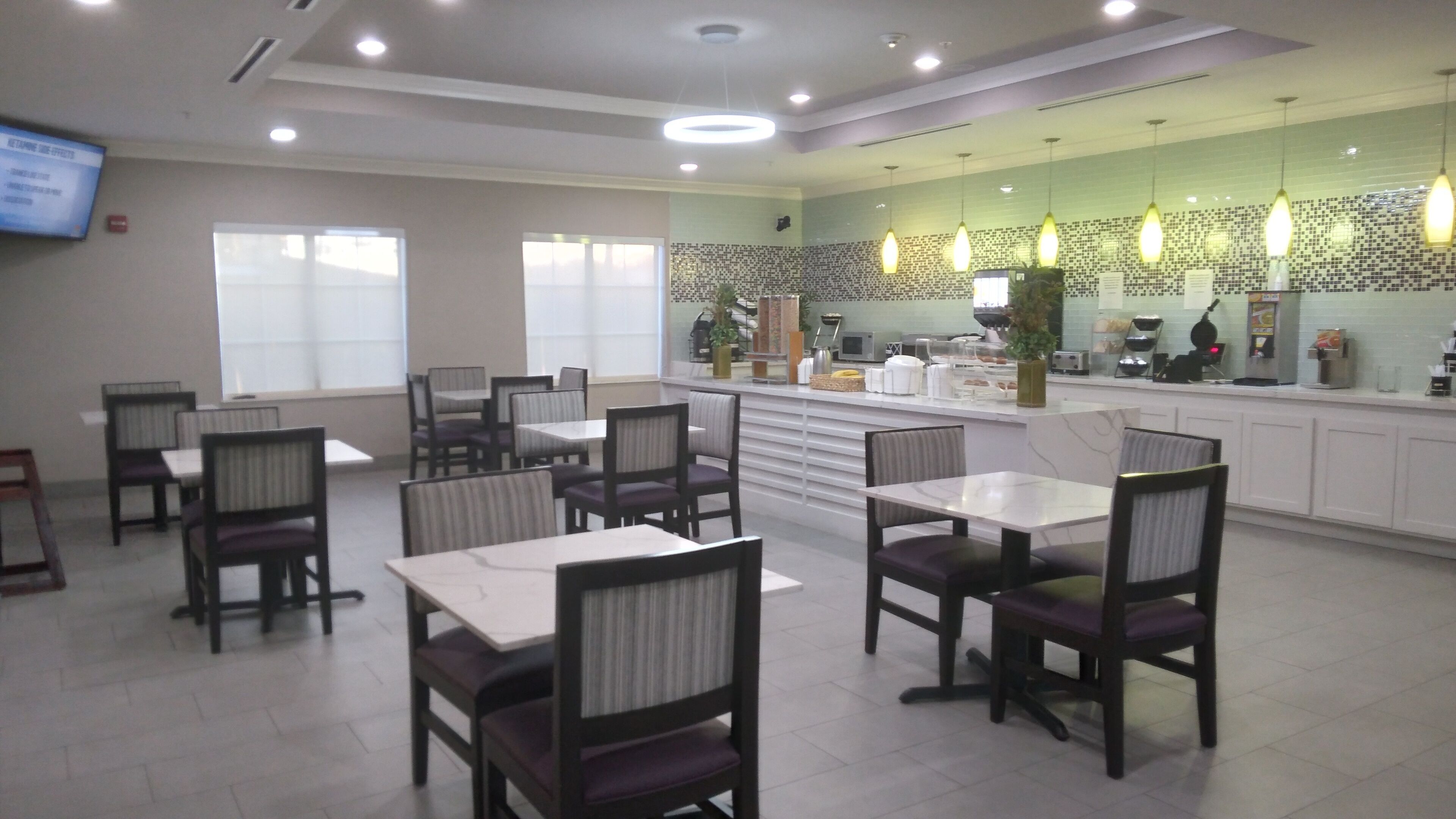 free daily continental breakfast