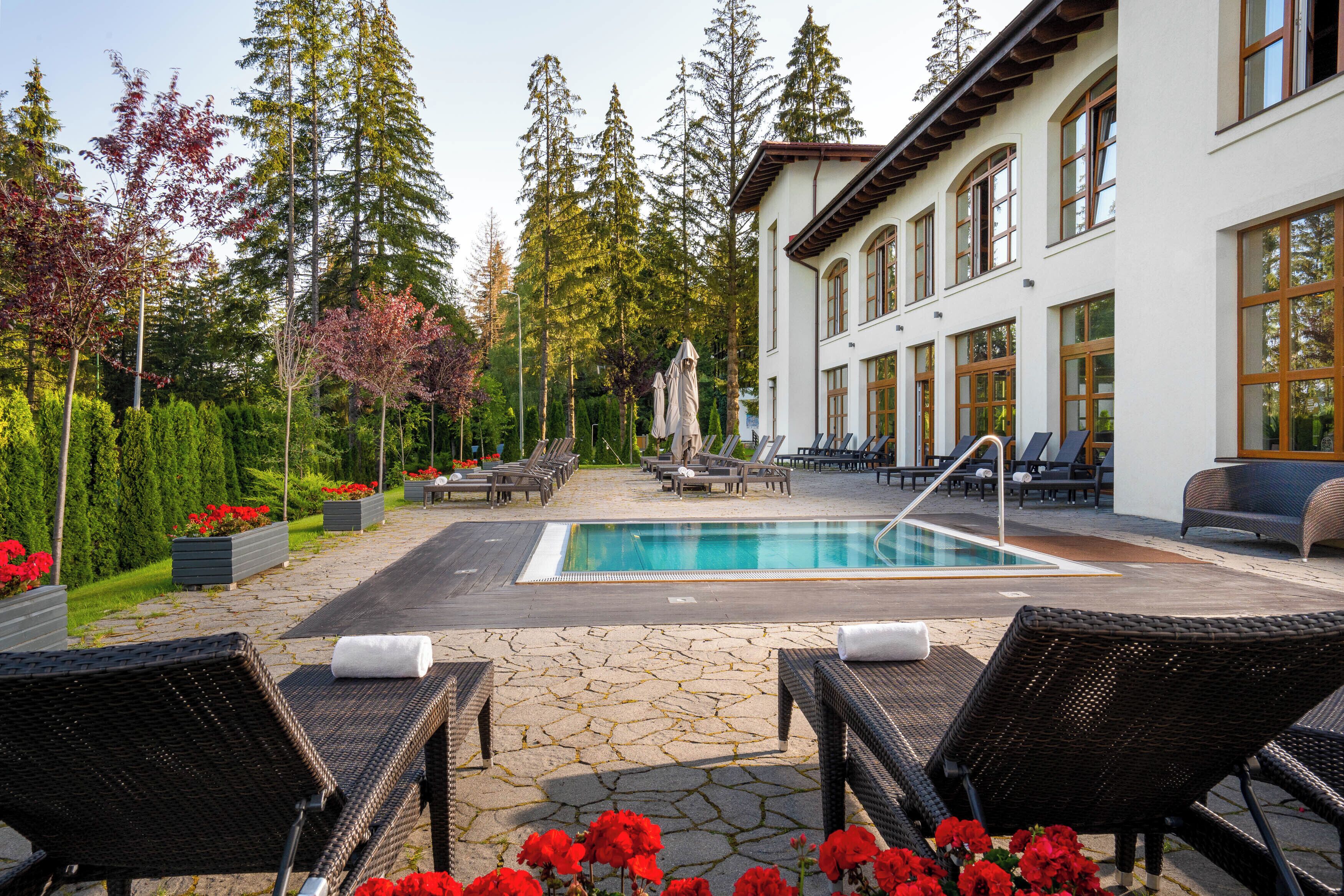 Sauna, hot tub, steam room, body treatments, hydrotherapy, aromatherapy