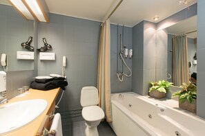 Junior Suite | Bathroom