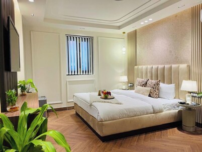 Hotel Vishal Residency, Mahipalpur Near IGI Delhi Airport