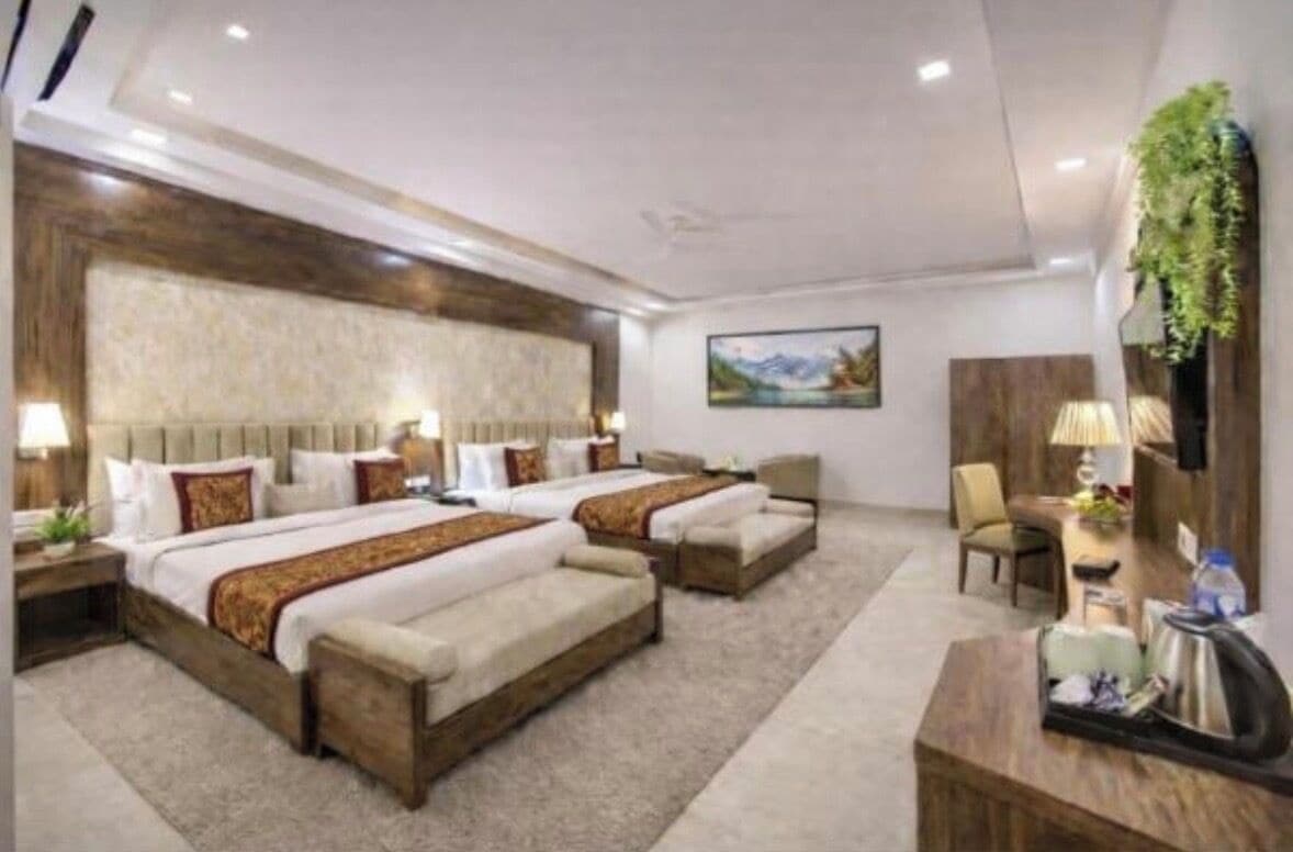 Family Double Room, 2 Bedrooms | Desk, blackout drapes, free WiFi, bed sheets