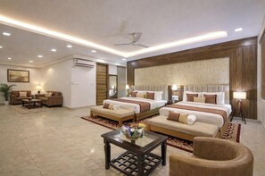 Family Double Room, 2 Bedrooms | Desk, blackout drapes, free WiFi, bed sheets