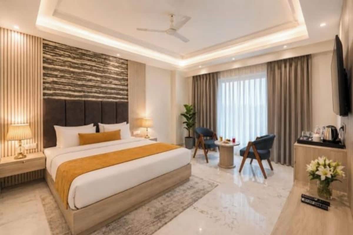 Deluxe Double or Twin Room | Desk, blackout curtains, free WiFi, bed sheets