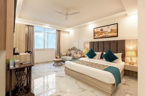 Deluxe Double or Twin Room - Hotel Vishal Residency, Mahipalpur Near IGI Delhi Airport (New Delhi)