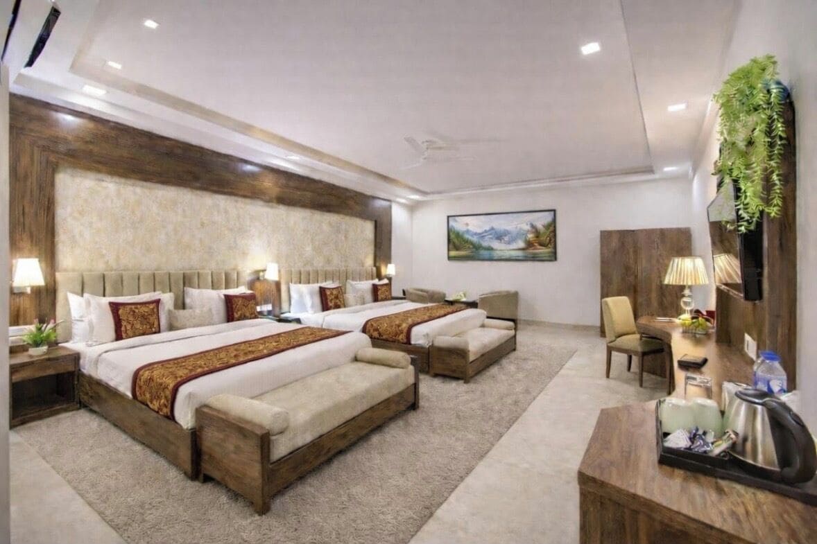 Family Double Room, 2 Bedrooms | Desk, blackout drapes, rollaway beds, free WiFi