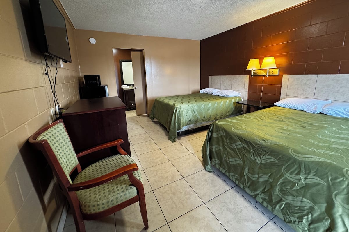 Zimmer, 2 Doppelbetten, Raucher