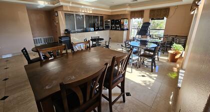 Budgetel Inn & Suites