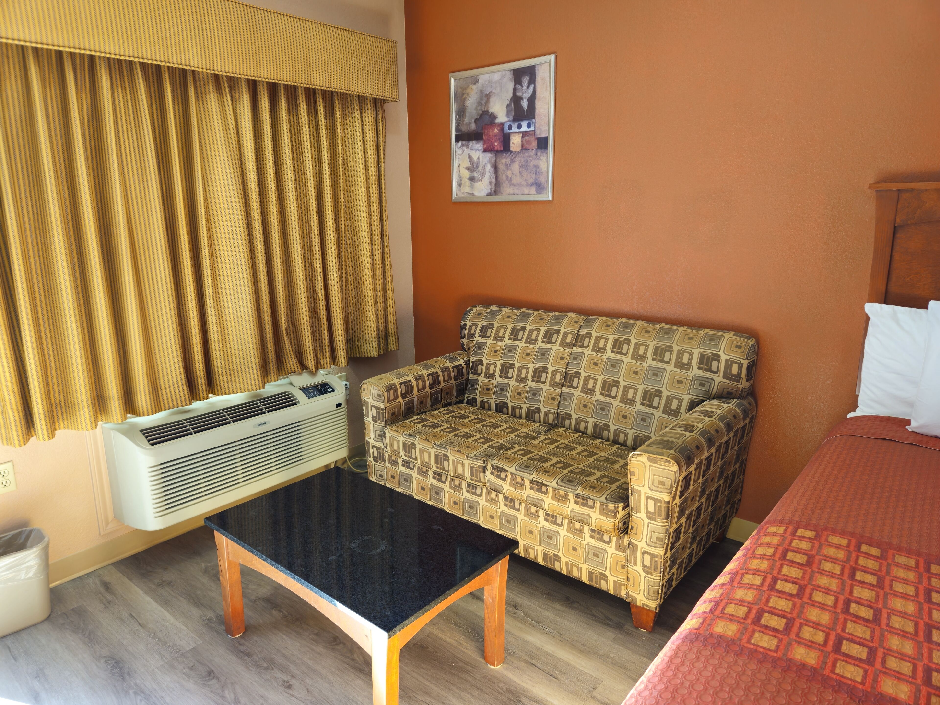 Desk, iron/ironing board, free WiFi, bed sheets